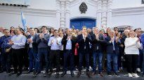 Sergio Massa junto a los gobernadores frente a la Casa Histórica de Tucumán.