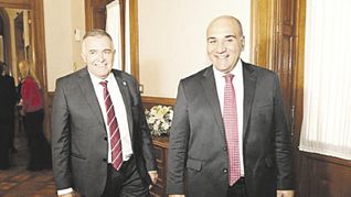 impronta. Como indicó el propio Jaldo, si bien la transición con Juan Manzur será entre dirigentes del mismo signo político, en su asunción planteará su propio plan de gobierno en el que se esperan recortes de gastos.