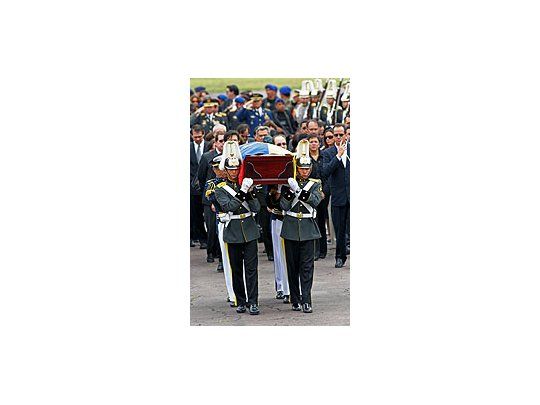Cortejo fúnebre de la ministra de Defensa Guadalupe Larriva.