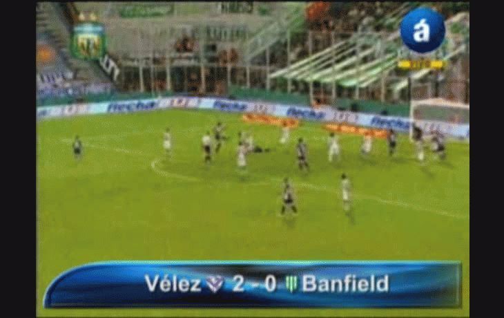 Vélez ganó y cada vez es más líder
