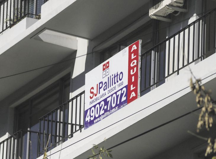 Disponibles. En abril, la cantidad de departamentos de 1 a 4 ambientes usados para alquilar fue de 1.084 unidades. Disponibles. En abril, la cantidad de departamentos de 1 a 4 ambientes usados para alquilar fue de 1.084 unidades.