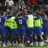 Los africanos buscan maneras de mejorar su plantel. Los africanos buscan maneras de mejorar su plantel.
