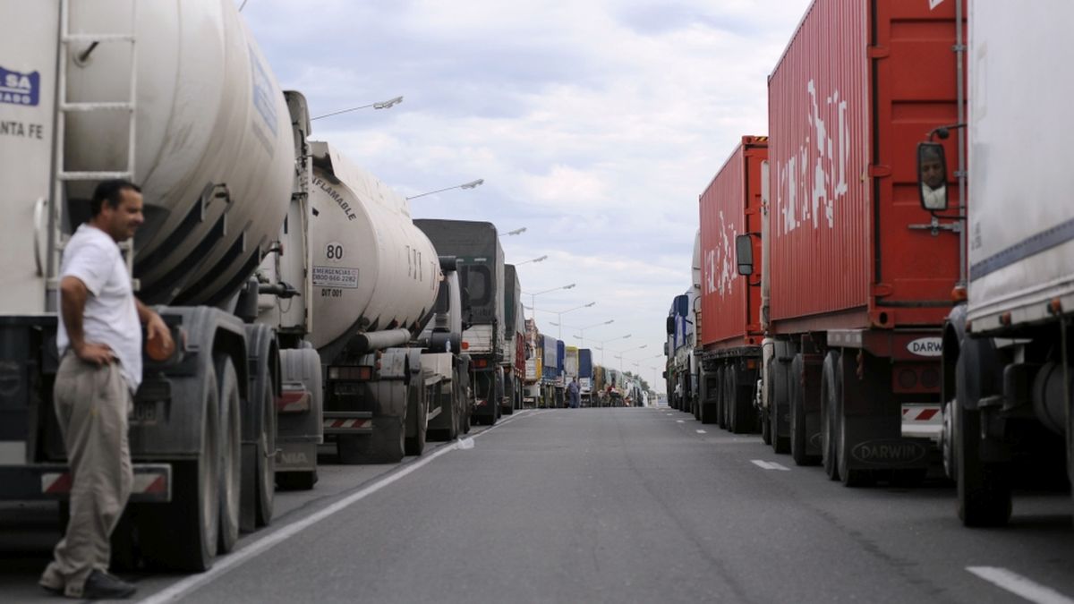 Logistics costs rose 2.44% in January and accumulate a rise of 45.99% in the last 12 months