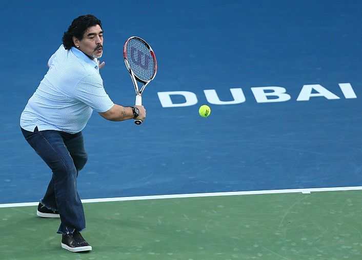 Maradona y Del Potro pelotearon un rato luego del partido.