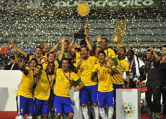 Brasil celebra la defensa del Superclásico de las Américas.