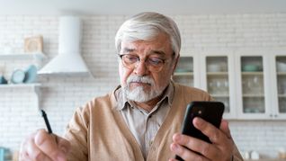 La tecnología transformó la manera de realizar gestiones y acceder a información personal. La tecnología transformó la manera de realizar gestiones y acceder a información personal.