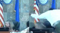 Un hombre atacó a una jueza en EEUU tras negarle la libertad.