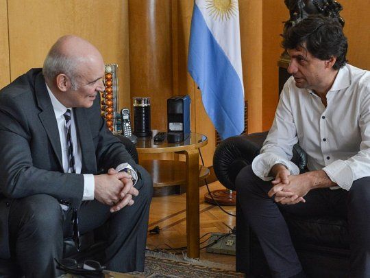 El ministro de Hacienda, Hernán Lacunza, se reunió en el Palacio de Hacienda con el candidato a presidente por el Frente Despertar, José Luis Espert.