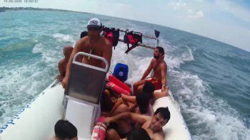 mar del plata: impresionante rescate de una familia que fue arrastrada por la corriente marina