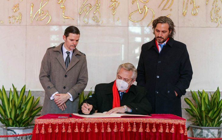 Qué dicen  los documentos que firmó el Gobierno con China