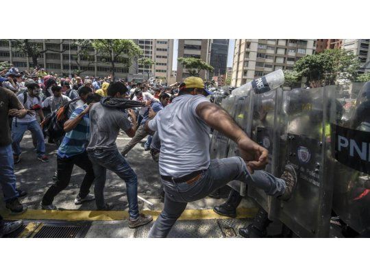 Venezuela: disparos, heridos y detenidos durante protestas contra Maduro