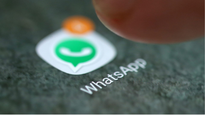 Los usuarios de WhatsApp temen que Meta los espíe por su cámara o micrófono.