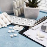 Las altas temperaturas pueden alterar los remedios, y esto puede producir un daño severo al organismo si no se evita. Las altas temperaturas pueden alterar los remedios, y esto puede producir un daño severo al organismo si no se evita.