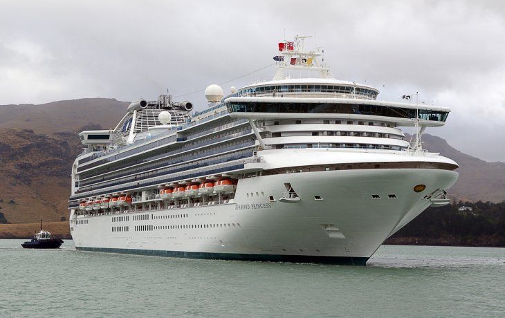 En las últimas horas en el crucero, en el que permanecen siete argentinos, se sumaron tres personas más con coronavirus, llegando a 64 el número de infectados.