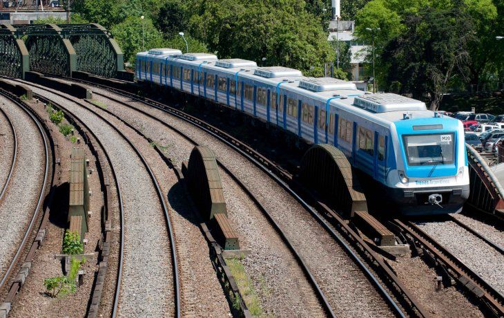 Tren Mitre. La finalización de las obras de mejoras se demoró varios meses.