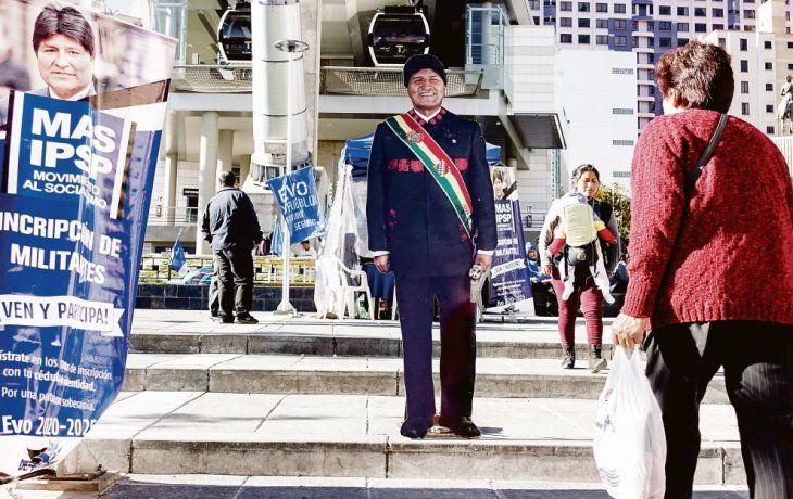 FAVORITO. Pese a los conflictos, el presidente Evo Morales encabeza los sondeos con el 38,8% de los votos. Lo sigue el candidato por el Frente Revolucionario de Izquierda, Carlos Mesa, quien logra 25,4% de las preferencias.