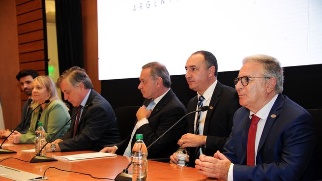 El gobierno reemplazará 14 turbinas en la represa de Salto Grande por 150 millones de dólares.