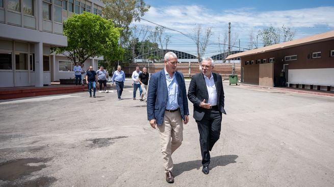 Julio Zamora recorrió las obras de la nueva planta de tratamiento en General Pacheco. 