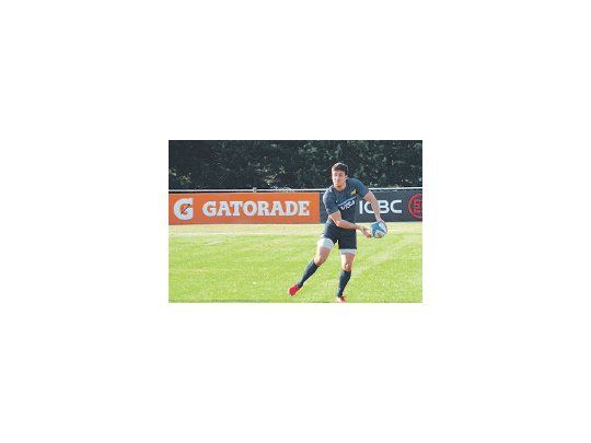 En este test revancha ante los Barbarians franceses, Lucas González Amorosino integrará el banco de suplentes.
