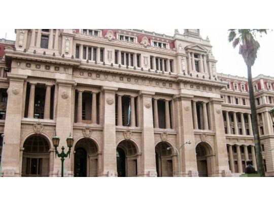La ley estipula, según el artículo 99 inciso 4º de la Constitución Nacional, que los jueces deben ser designados en base a una propuesta vinculante en terna del Consejo de la Magistratura, con acuerdo del Senado en sesión pública, en la que se debe tener en cuenta la idoneidad de los candidatos.