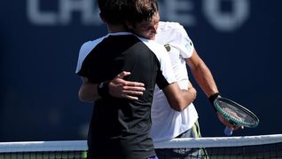 Tomás Etcheverry superó a Francisco Cerúndolo y se metió en la tercera ronda del US Open.