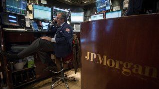 Las acciones bancarias fueron las más golpeadas en Wall Street. Las acciones bancarias fueron las más golpeadas en Wall Street.