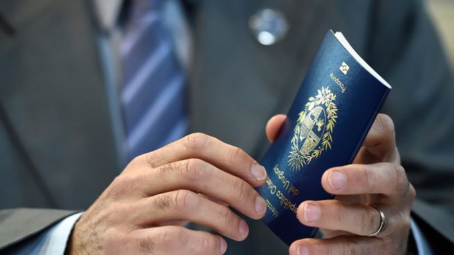 La embajada uruguaya en Emiratos Árabes Unidos no estaba convencida de dar un pasaporte al narco Sebastián Marset mientras se encontraba preso en ese país en 2021.