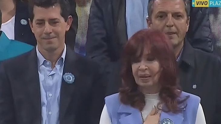 Cristina Fernández de Kirchner junto a Wado de Pedro y Sergio Massa, en el acto del 25 de mayo.