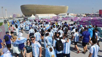 se viene una caravana de argentinos hacia lusail para apoyar a la seleccion