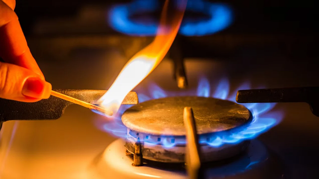 Ola de frío en invierno. Como informó Energy Report, las interrupciones son a grandes industrias y comercios y bocas de expendio de GNC con contratos en firme e interrumpibles.&nbsp;
