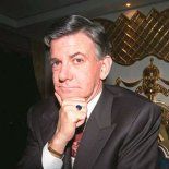 Donó millones a proyectos culturales, pero provenientes de estafas. Donó millones a proyectos culturales, pero provenientes de estafas.