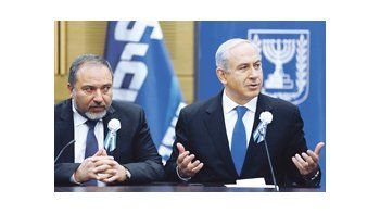 ámbito.com | El primer ministro israelí, Benjamín Netanyahu, volvió a poner presión sobre Irán al conocer ayer el dictamen de la investigación sobre el atentado del año pasado en Bulgaria. Las denuncias de terrorismo se suman a las sospechas sobre el plan nuclear pers
