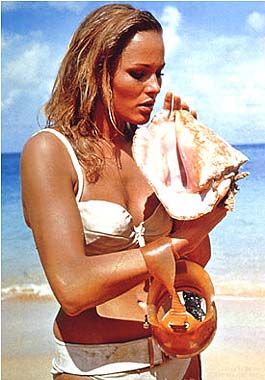 Ursula Andress fue elegida la mayor Diosa de Bikini  (foto 3)