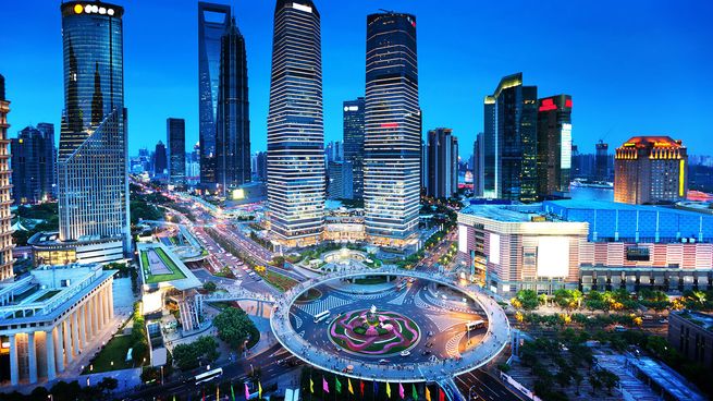 En 2025, trabajar en China ya no es solo una aventura exótica: es una oportunidad real de crecimiento, buenos salarios y proyección internacional.