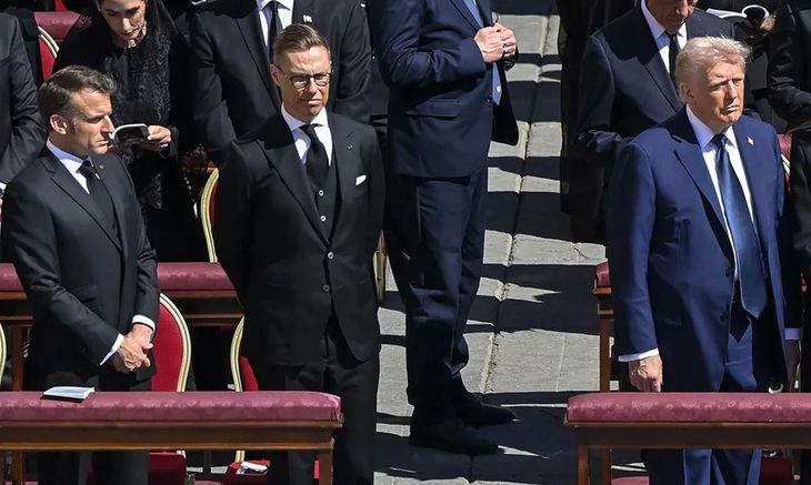 Macron y Trump, presentes en la ceremonia de sepultura del papa Francisco. Macron y Trump, presentes en la ceremonia de sepultura del papa Francisco.