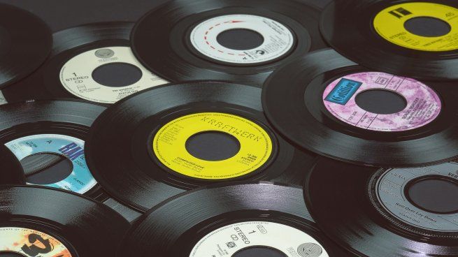 Estas son tres ideas para darle una nueva vida a esos vinilos viejos que tenés guardados. 