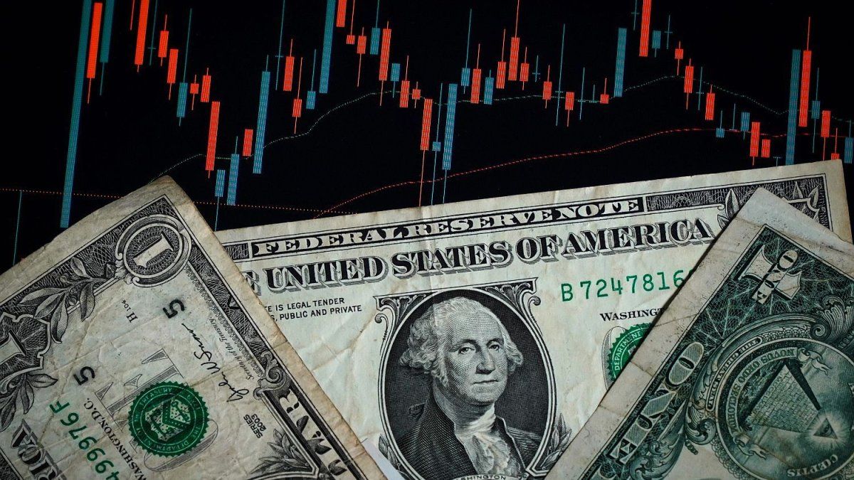 They estimate that 2025 will close with a $ 13% dollar deflation
