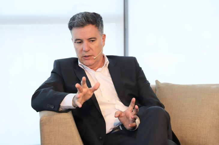 “Renault tiene un objetivo muy ambicioso de electrificar su flota. Vamos a traer a fin de año tres muestras de la nueva tecnología, con tres modelos eléctricos que saldrán a la venta en el país en los primeros meses de 2024 “Renault tiene un objetivo muy ambicioso de electrificar su flota. Vamos a traer a fin de año tres muestras de la nueva tecnología, con tres modelos eléctricos que saldrán a la venta en el país en los primeros meses de 2024