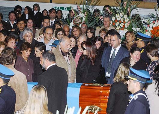 Cristina participó en Caleta Olivia del funeral de la senadora Forstmann (foto 1)