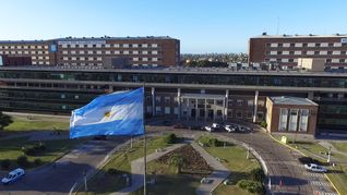 Con la nueva designación, Quintas pasa a encabezar el organismo con rango y jerarquía de secretario. La norma no designa a un reemplazante al frente del Hospital Posadas.