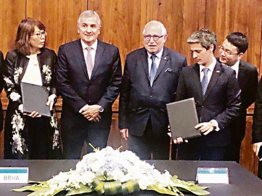 china. El radical Gerardo Morales encabeza una misión comercial de Jujuy en la República Popular China, donde fue recibido por el embajador Diego Guelar. Estará de regreso el lunes para la reunión con Macri, Peña y Frigerio.