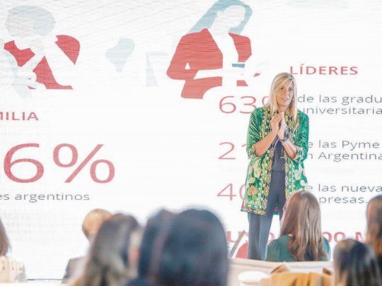 Presentación. Silvia Tenazinha, gerenta principal de Banca Comercial de Santander Río, se encargó ayer de explicar los detalles de la propuesta.