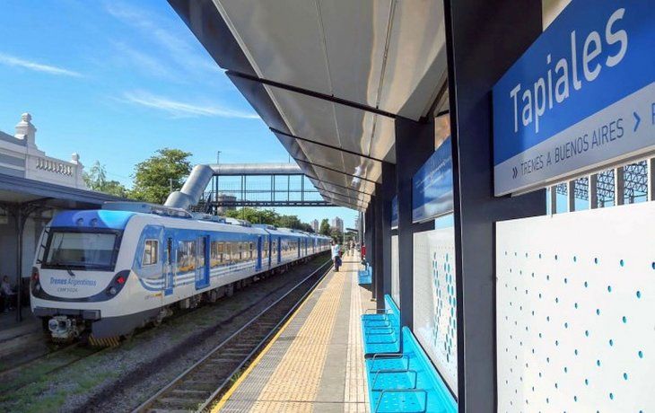 El caso sospechoso se trata de una colaboradora que se desempeña en el servicio médico de Trenes Argentinos ubicado en Tapiales,&nbsp;efectuando los testeos de alcoholemia y temperatura antes de que los pasajeros ingresen a la formación.&nbsp;