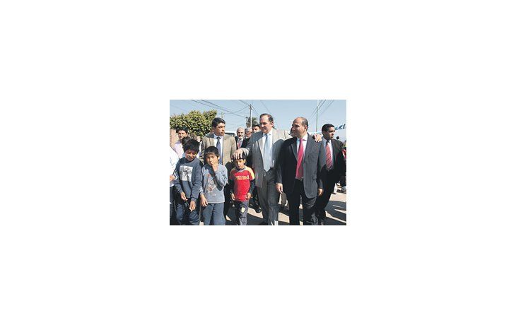 El gobernador reelecto exhibió ayer su holgada victoria en recorridas por la provincia junto al futuro vicegobernador, Juan Manzur.