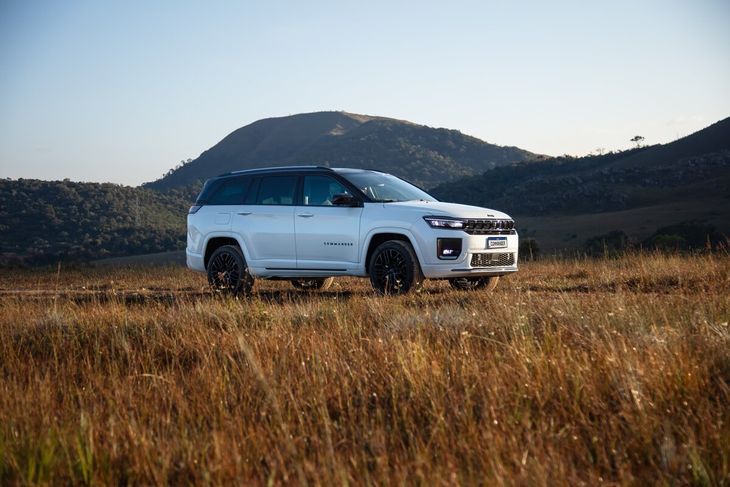 El modelo mantiene de serie un completo paquete ADAS Nivel 2, con funciones como alerta de colisión con frenado autónomo, monitoreo de punto ciego, mantenimiento de carril, control de velocidad crucero adaptativo y detección de fatiga, entre otros asistentes.