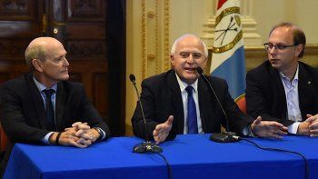 En el encuentro con la prensa local, también estuvieron presentes el ministro de Economía de la provincia, Gonzalo Saglione, y el fiscal del Estado, Pablo Sacone.&nbsp; 