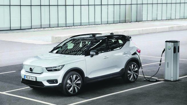 Volvo_XC40_Recharge.jpg