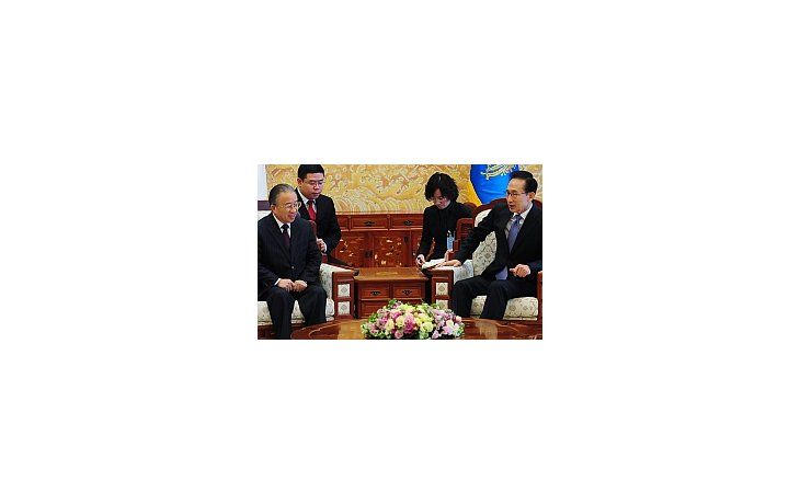 El consejero de Estado chino, Dai Bingguo, mantubo una reunión con el presidente surcoreano, Lee Myung-bak