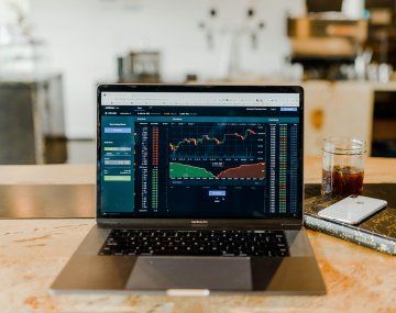 Con un dólar estable y menor atractivo, el ranking de 2025 mostró cómo el oro, los plazos fijos y el Merval tomaron la delantera como motores del ahorro argentino. Con un dólar estable y menor atractivo, el ranking de 2025 mostró cómo el oro, los plazos fijos y el Merval tomaron la delantera como motores del ahorro argentino.