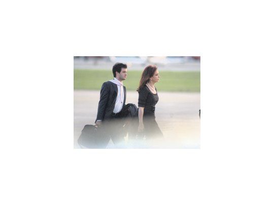 Cristina de Kirchner partió anoche, ya recuperada de la lipotimia, hacia Río Gallegos, donde hoy hará un homenaje privado a su marido fallecido.